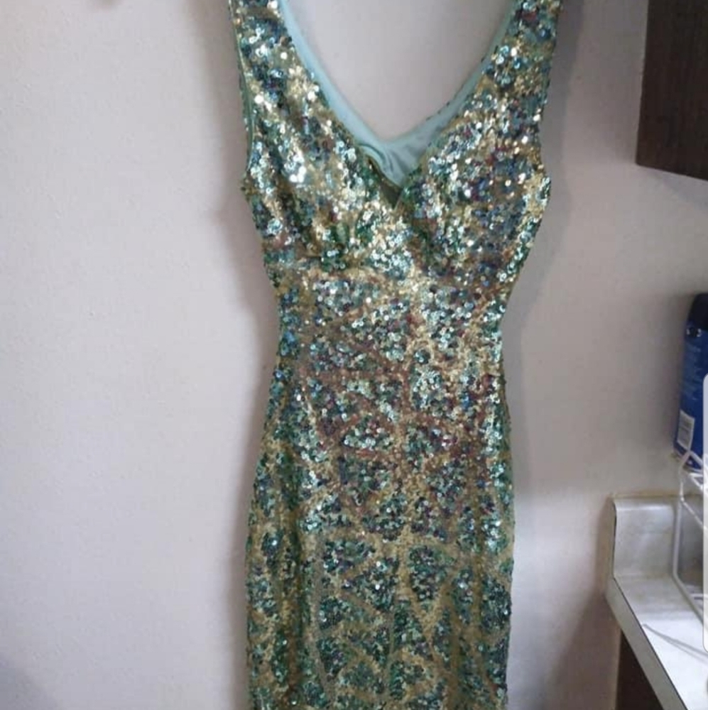 Pretty sparkly dress